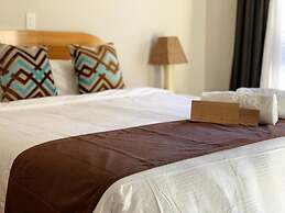 Bush Inn Court Motel