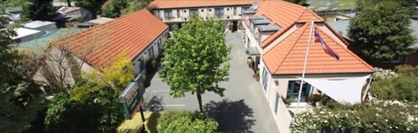 Bush Inn Court Motel