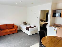 Bush Inn Court Motel