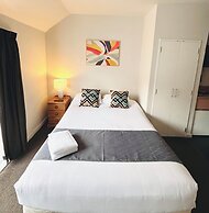 Bush Inn Court Motel