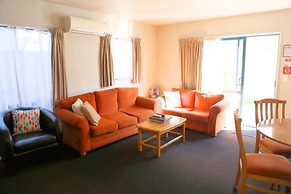 Bush Inn Court Motel