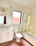 Bush Inn Court Motel