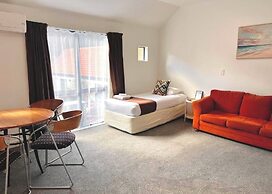 Bush Inn Court Motel