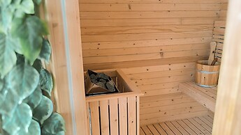 Oak Tree Urban Jakarta