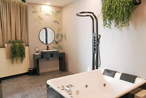 Oak Tree Urban Jakarta