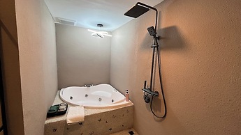 Oak Tree Urban Jakarta