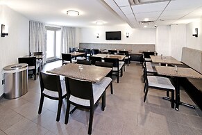 Best Western Plus Banff International Lodge