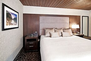 Best Western Plus Banff International Lodge