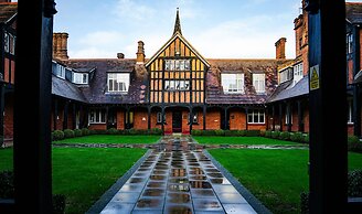 The Pillar Hotel