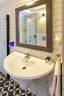 Mene City Hotel