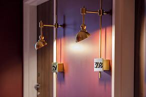 ADGE Hotel & Residences