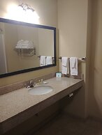 Cobblestone Hotel & Suites – Broken Bow