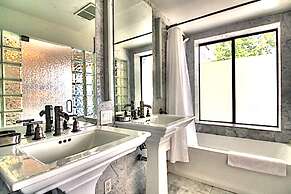 Rio Sierra Riverhouse