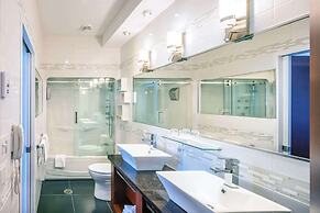 Les Suites de Laviolette Ascend Hotel Collection