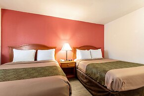 Econo Lodge Inn & Suites