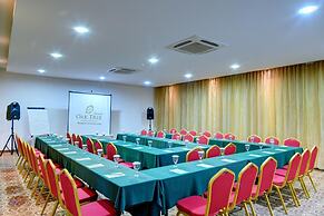 Oak Tree Emerald Hotel & Conventions Semarang