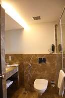 TreeHouse Queens Pearl