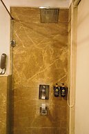 TreeHouse Queens Pearl