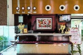 TreeHouse Queens Pearl