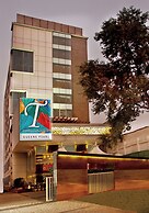 TreeHouse Queens Pearl