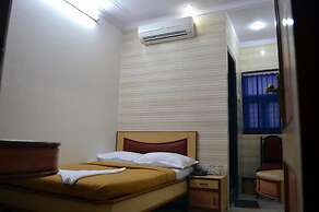 Hotel New Deepak