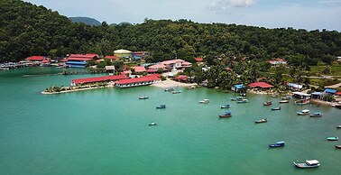 Penarak Bamboo Beach Motel