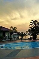 Penarak Bamboo Beach Motel