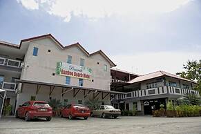 Penarak Bamboo Beach Motel