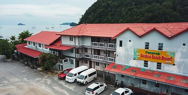 Penarak Bamboo Beach Motel