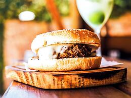 VELINN Pousada Casa de Pedra Ilhabela