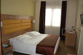 GigaHotel