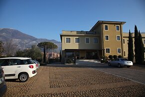GigaHotel
