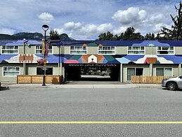 August Jack Motor Inn