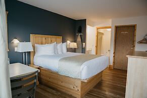 Golden Village Lodge