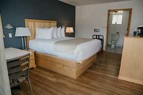 Golden Village Lodge