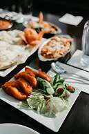 Golden Village Lodge