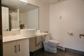 Golden Village Lodge