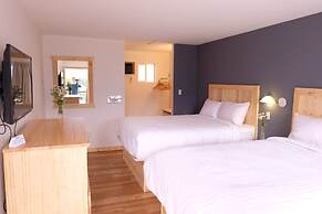 Golden Village Lodge