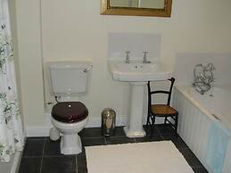 Alltybrain Farm Cottages and B&B