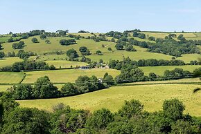 Alltybrain Farm Cottages and B&B