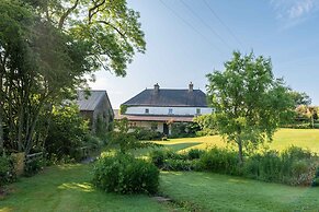 Alltybrain Farm Cottages and B&B