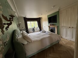 Bradleigh Lodge