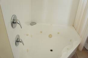 Bks Egmont Motor Lodge