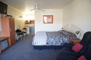 Bks Egmont Motor Lodge