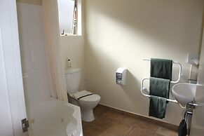 Bks Egmont Motor Lodge