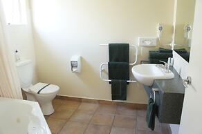 Bks Egmont Motor Lodge