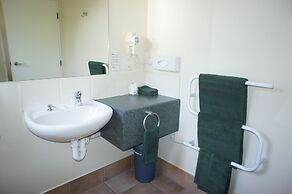 Bks Egmont Motor Lodge