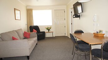 Bks Egmont Motor Lodge