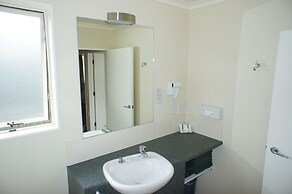 Bks Egmont Motor Lodge