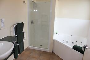 Bks Egmont Motor Lodge